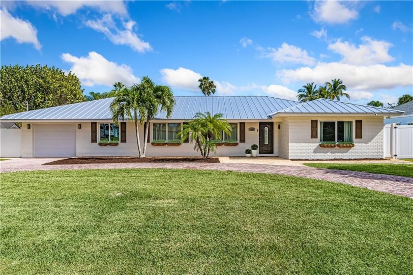 Truly remarkable 4 bedroom, 3 bathroom home with STUNNING - Beach Home for sale in Vero Beach, Florida on Beachhouse.com
