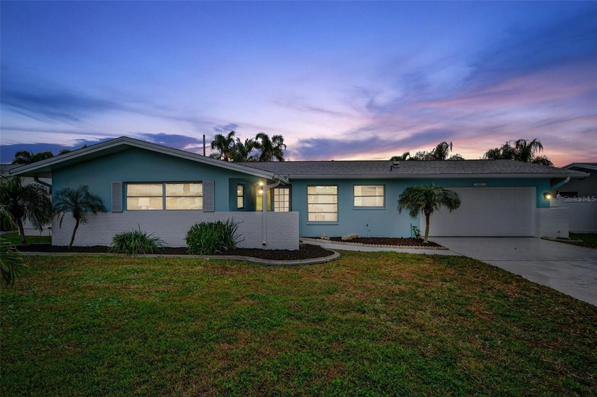 Discover the perfect Florida lifestyle in this beautiful, cozy - Beach Home for sale in Seminole, Florida on Beachhouse.com