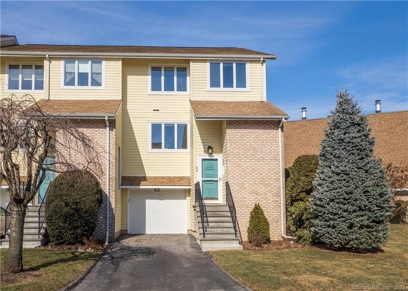 Waterfront living at her best! Beautifully updated 3 bed, 3 and - Beach Townhome/Townhouse for sale in Stamford, Connecticut on Beachhouse.com
