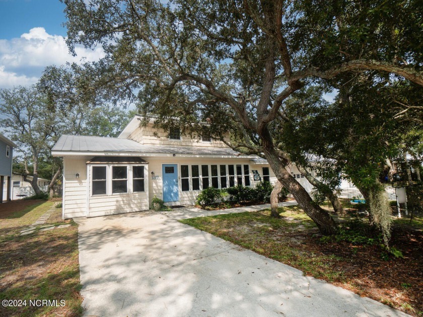 Check out this rare opportunity to own 2.5 lots in Oak Island - Beach Home for sale in Oak Island, North Carolina on Beachhouse.com