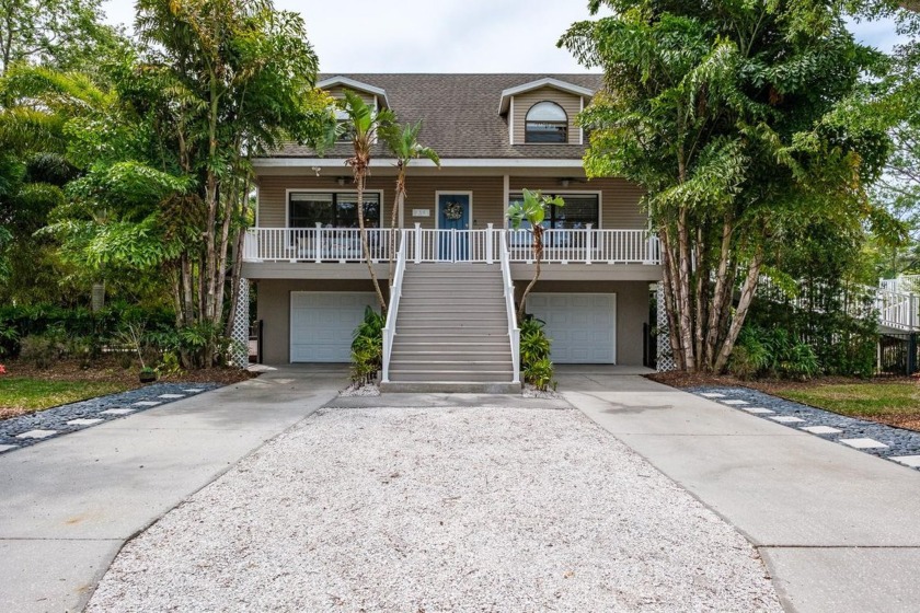 Location, Location...The heart of Palm Harbor! Wow! This - Beach Home for sale in Palm Harbor, Florida on Beachhouse.com