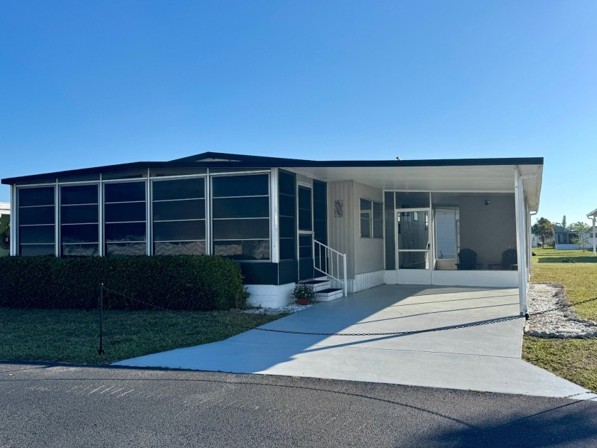 $5,000 PREPAID RENT CREDIT! This beautifully remodeled 1975 - Beach Home for sale in Bradenton, Florida on Beachhouse.com