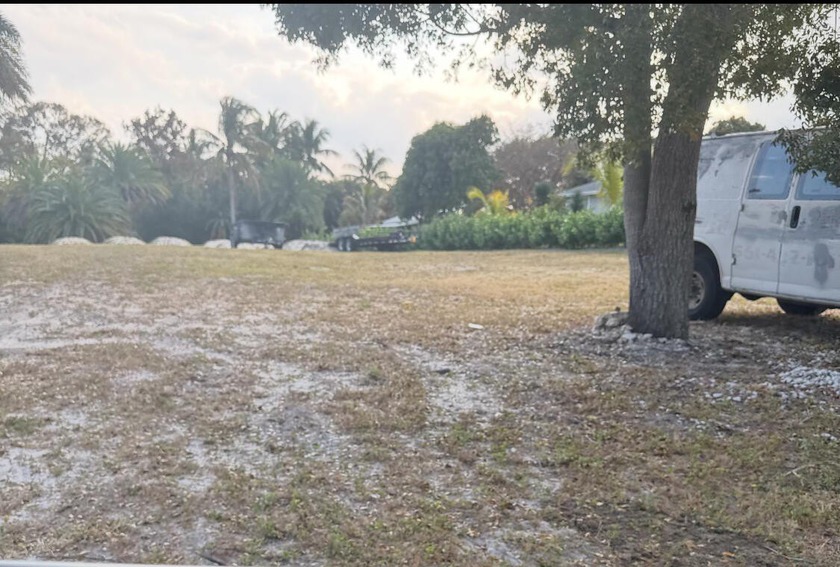 Perfect for buyers wanting to live the quiet life among 1/2+ - Beach Lot for sale in Lantana, Florida on Beachhouse.com