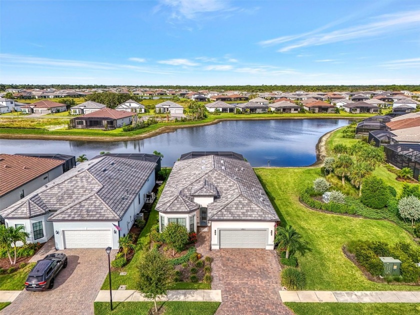 Under contract-accepting backup offers. Welcome to this stunning - Beach Home for sale in Nokomis, Florida on Beachhouse.com