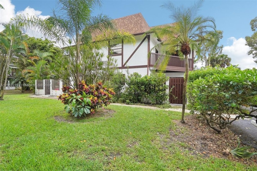 This two-bedroom townhome is nestled within a gated community - Beach Townhome/Townhouse for sale in West Palm Beach, Florida on Beachhouse.com