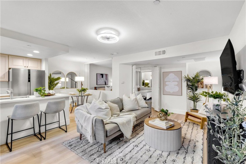 ANOTHER PRICE IMPROVEMENT!! Welcome to your new sanctuary in the - Beach Condo for sale in San Clemente, California on Beachhouse.com