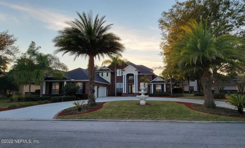 Custom home on beautiful lake front lot located in the desirable - Beach Home for sale in Saint Johns, Florida on Beachhouse.com