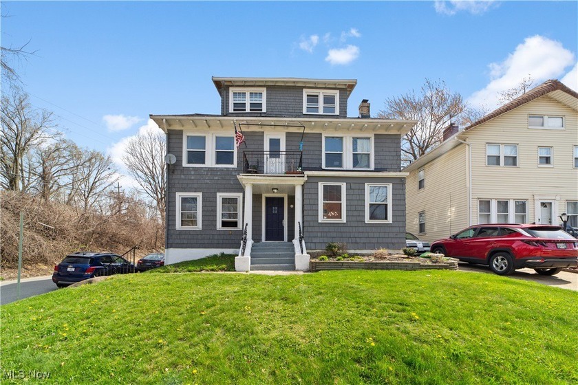 Fantastic investment or owner-occupant opportunity! This fully - Beach Home for sale in Cleveland, Ohio on Beachhouse.com