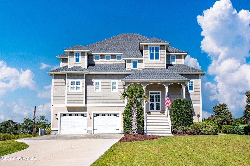 Come and see this beautiful custom waterfront home with an - Beach Home for sale in Newport, North Carolina on Beachhouse.com