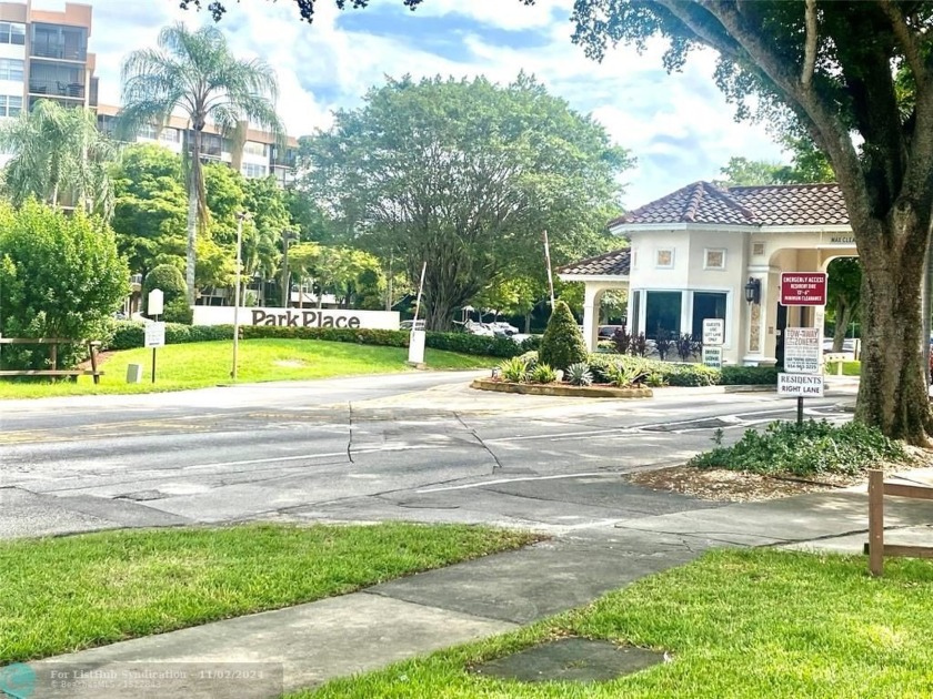 SELLER MOTIVATED!  PARK PLACE   55+ Plus Community
IMPACT - Beach Condo for sale in Pembroke Pines, Florida on Beachhouse.com