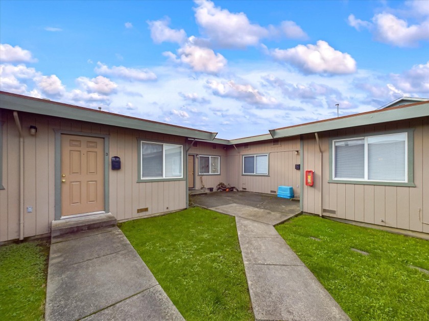 Contingent Offer Accepted. Seller right to cancel with 25 days - Beach Home for sale in Fortuna, California on Beachhouse.com