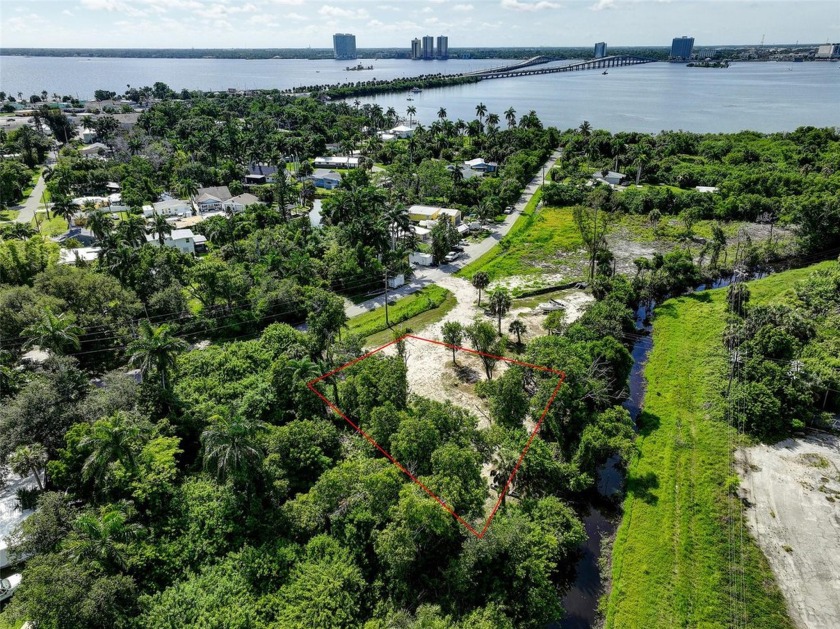 Discover an exceptional opportunity in North Fort Myers with - Beach Lot for sale in North Fort Myers, Florida on Beachhouse.com