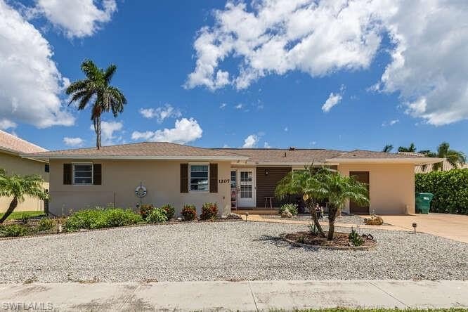 Waterfront Handyman Special - Tons of Potential! Discover the - Beach Home for sale in Marco Island, Florida on Beachhouse.com