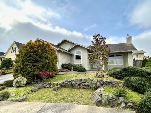 Welcome to this well loved executive home in a cul-de-sac - Beach Home for sale in Fortuna, California on Beachhouse.com