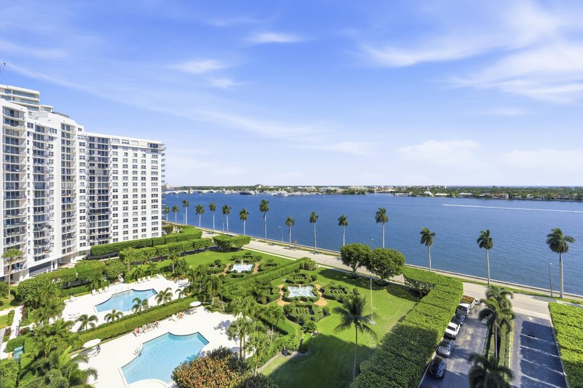 This one won't last... Stunning, custom renovated 2 BD/2 BA - Beach Condo for sale in West Palm Beach, Florida on Beachhouse.com