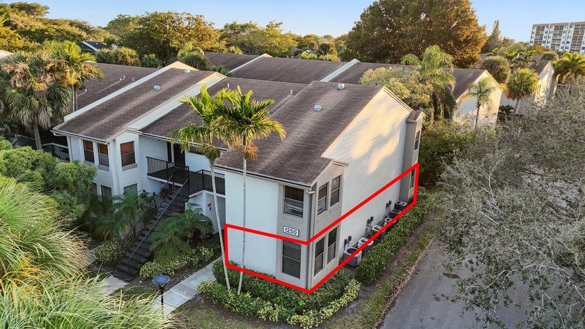 Highly desirable gated Villas at Meadow Lakes, an investor- and - Beach Condo for sale in Deerfield Beach, Florida on Beachhouse.com