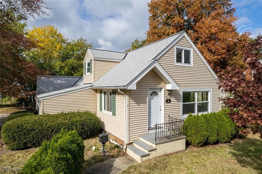 Welcome to 126 Parkwood Ave! Perfectly situated just a short - Beach Home for sale in Avon Lake, Ohio on Beachhouse.com