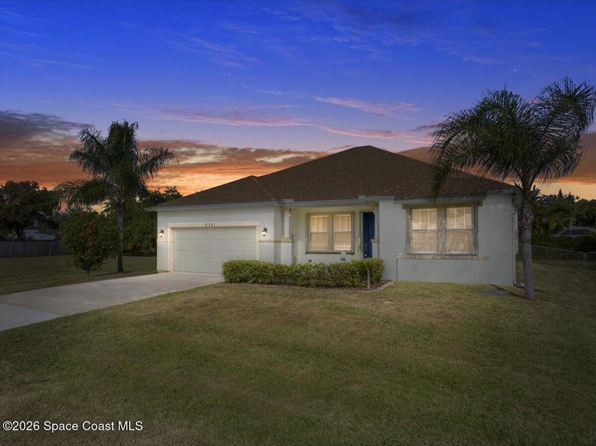 Beautifully maintained CBS home with no HOA, truly move-in ready - Beach Home for sale in Port Saint Lucie, Florida on Beachhouse.com