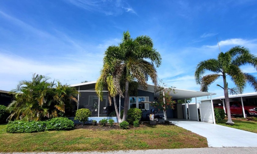 FURNISHED PLUS GOLF CART WITH ACCEPTABLE OFFER! beautiful 2 - Beach Home for sale in Sarasota, Florida on Beachhouse.com