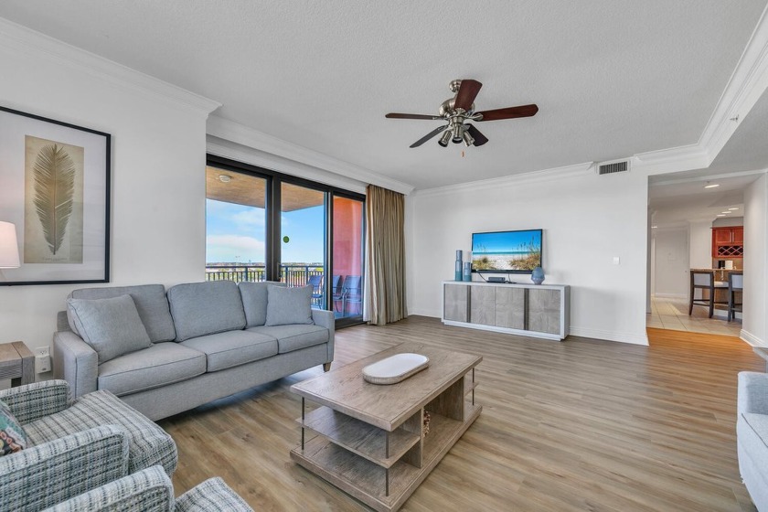 $75K RENTAL PROJECTION - Beautifully updated, huge 3 bedroom/3 - Beach Condo for sale in Destin, Florida on Beachhouse.com