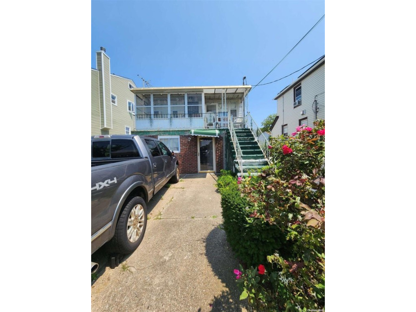 Discover the perfect blend of comfort and convenience at 650 - Beach Townhome/Townhouse for sale in New York, New York on Beachhouse.com