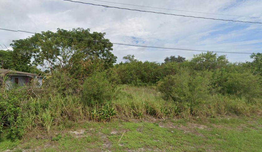 This parcel in Vero Beach, Florida is zoned for single-family or - Beach Lot for sale in Vero Beach, Florida on Beachhouse.com
