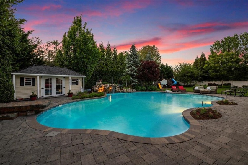 Introducing this stunning Traditional Stratford Model home in - Beach Home for sale in Shoreham, New York on Beachhouse.com