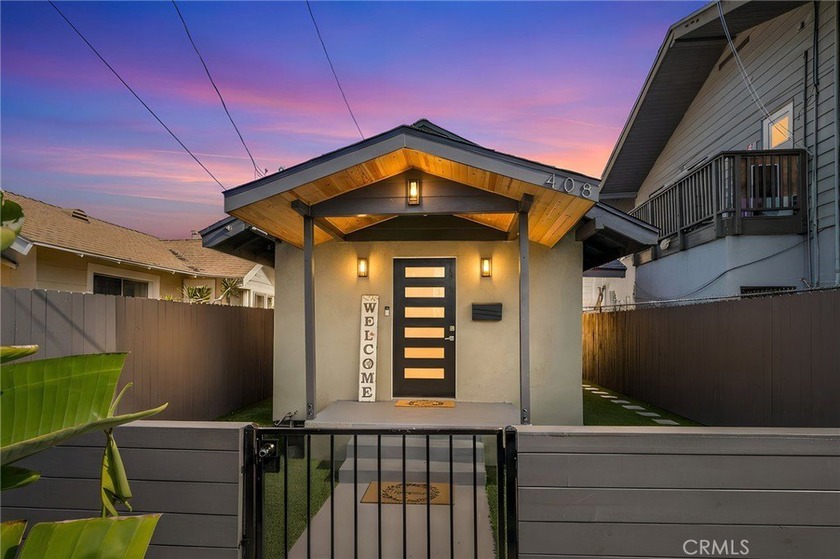 Just minutes from the shoreline and the trendy East Village Arts - Beach Home for sale in Long Beach, California on Beachhouse.com