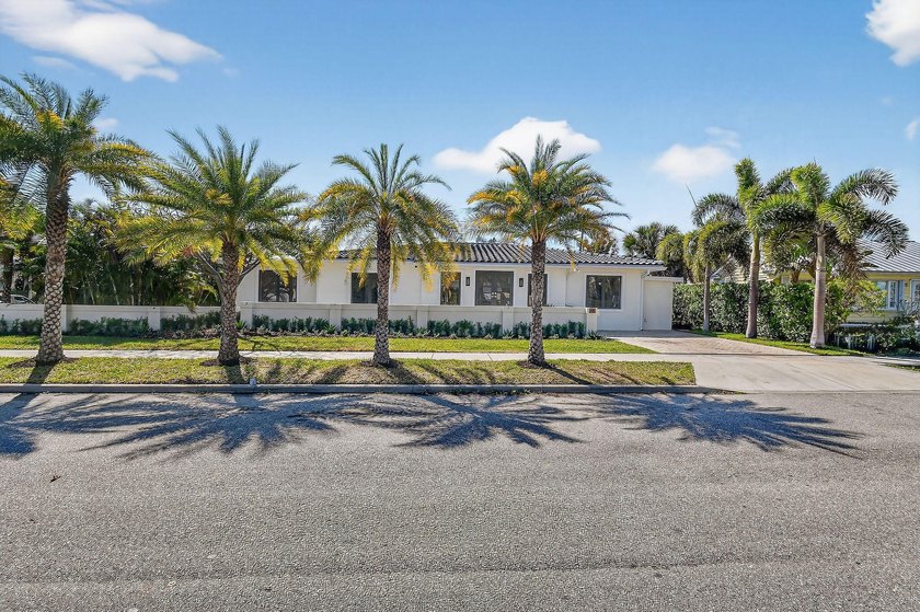Perfectly positioned a few blocks from the Intracoastal in the - Beach Home for sale in West Palm Beach, Florida on Beachhouse.com
