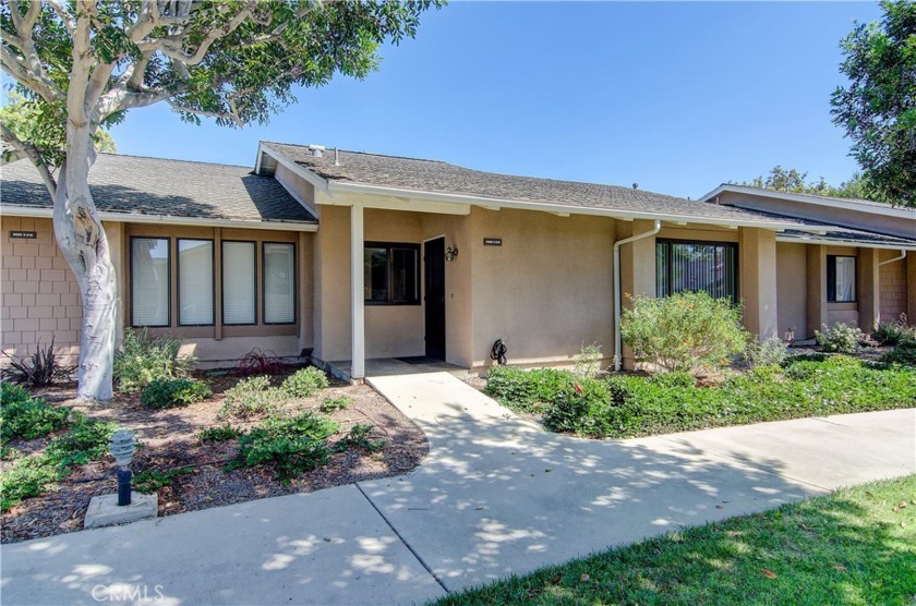 COME HOME TO THIS BEAUTIFUL 2 BED - 2 BATHS -1 CAR GARAGE - - Beach Condo for sale in Huntington Beach, California on Beachhouse.com