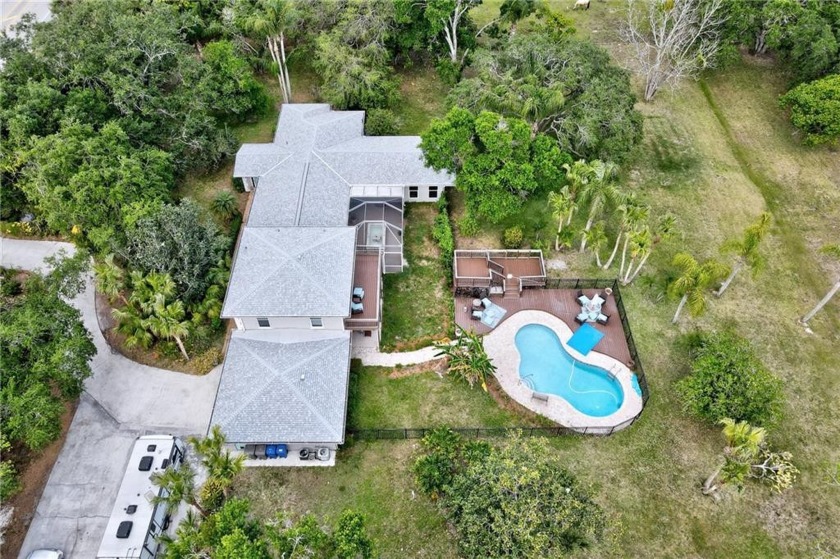 ABSOLUTELY SPRAWLING UPGRADED HOME ON 1.87 ACRES.  THE PERFECT - Beach Home for sale in Vero Beach, Florida on Beachhouse.com
