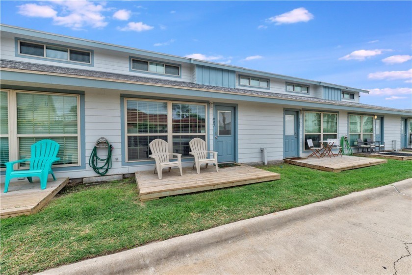 Beautifully updated and fully furnished 2-bedroom, 2-bath condo - Beach Condo for sale in Port Aransas, Texas on Beachhouse.com