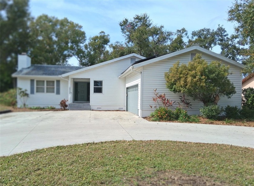 REDUCED and Great Location....
 3-Bed, 2-Bath Home in a Prime - Beach Home for sale in Sarasota, Florida on Beachhouse.com