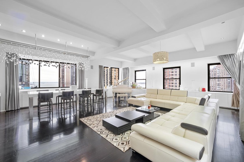 Sunny, spacious & private full floor loft with Hudson River and - Beach Condo for sale in New York, New York on Beachhouse.com