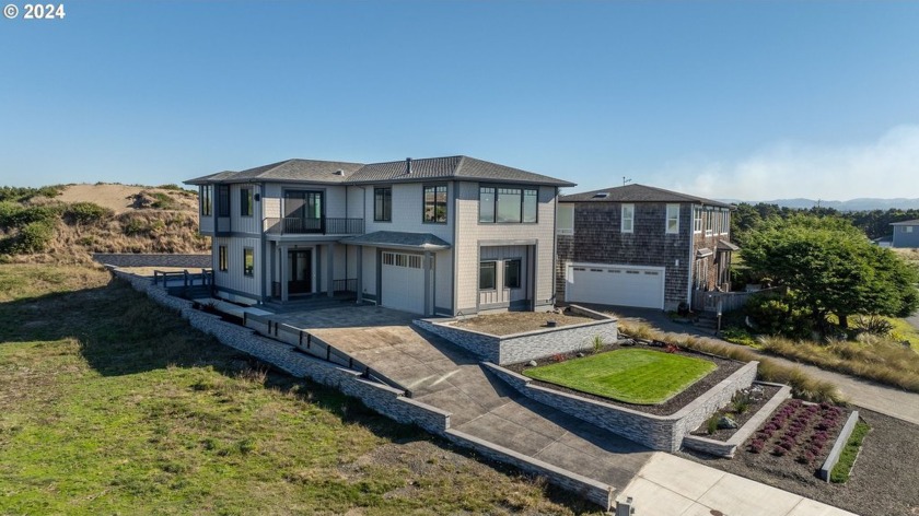 EXPANSIVE WHITE WATER OCEAN & COASTLINE VIEWS! BEYOND - Beach Home for sale in Bandon, Oregon on Beachhouse.com