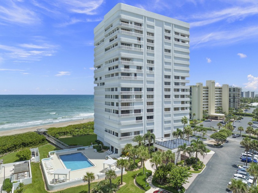 RARE OPPORTUNITY TO PURCHASE CORNER PENTHOUSE UNIT! Spacious - Beach Condo for sale in Jensen Beach, Florida on Beachhouse.com