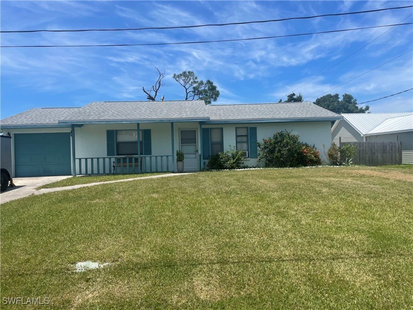 LOCATION! LOCATION! LOCATION! Homes in this charming - Beach Home for sale in Englewood, Florida on Beachhouse.com