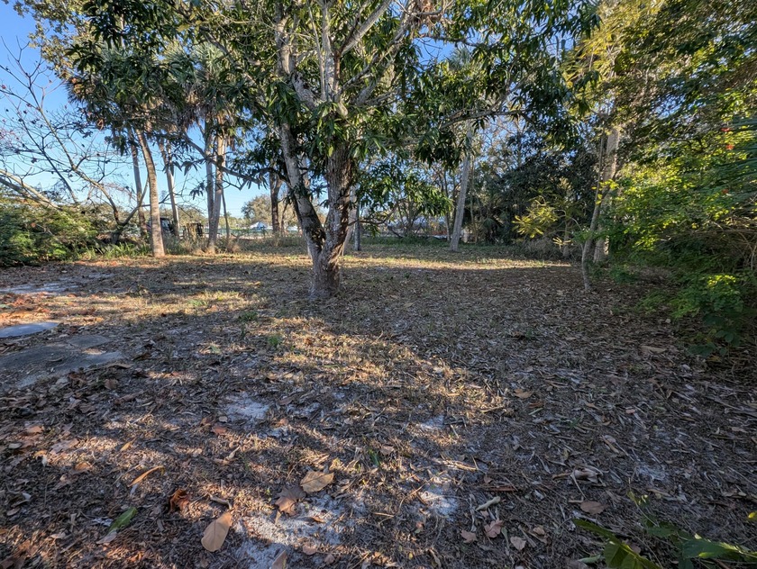 Large partially cleared lot in the heart of Stuart, 0.328 acres - Beach Lot for sale in Stuart, Florida on Beachhouse.com