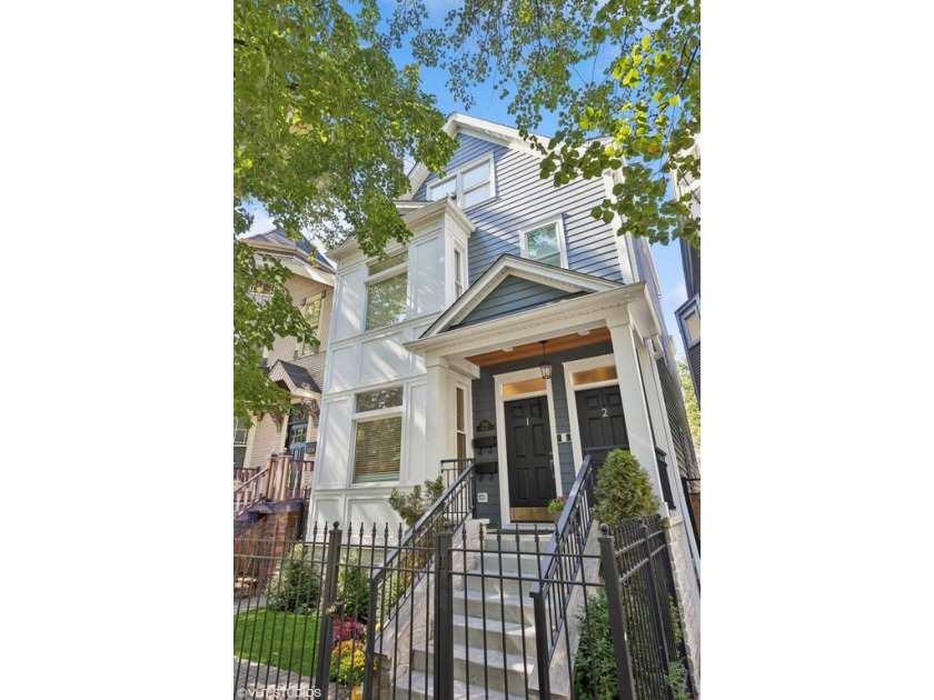 Gorgeous completely renovated 2 flat on gorgeous tree lined - Beach Home for sale in Chicago, Illinois on Beachhouse.com