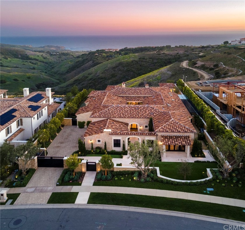 Enjoy the epitome of true single-level living in this equally - Beach Home for sale in Newport Coast, California on Beachhouse.com