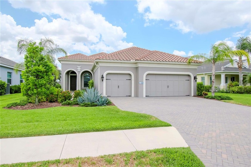 MAJOR opportunity, fantastic price reduction,...run and schedule - Beach Home for sale in Bradenton, Florida on Beachhouse.com