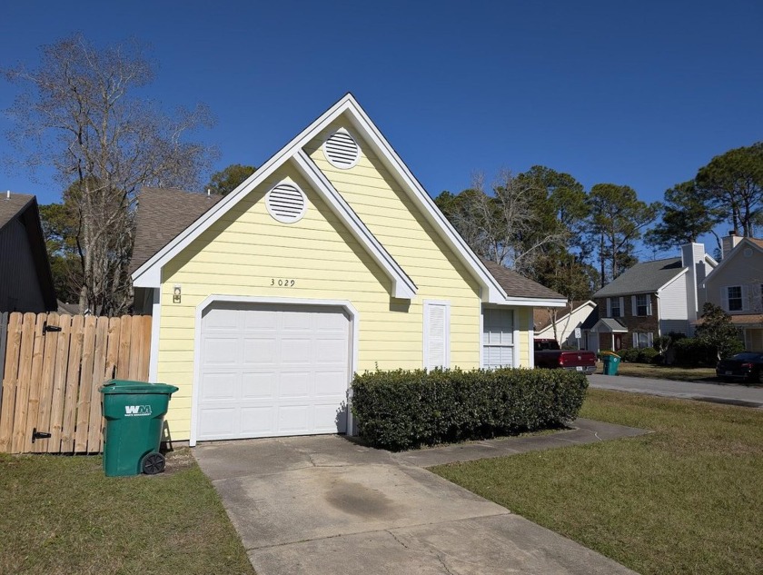 Charming house with some great features! High ceilings can - Beach Home for sale in Fort Walton Beach, Florida on Beachhouse.com