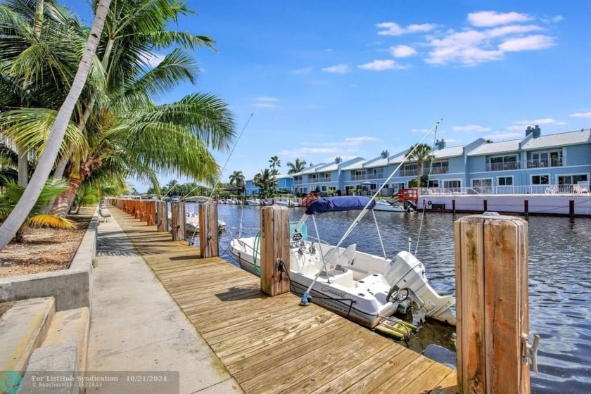 CHARMING 2 BR/ 2 BA HOME WITH STYLISH UPGRADES & BOAT DOCKAGE!
 - Beach Condo for sale in Lighthouse Point, Florida on Beachhouse.com