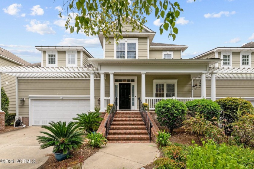 Welcome to this spacious yet cozy waterfront townhome, ideally - Beach Townhome/Townhouse for sale in New Bern, North Carolina on Beachhouse.com