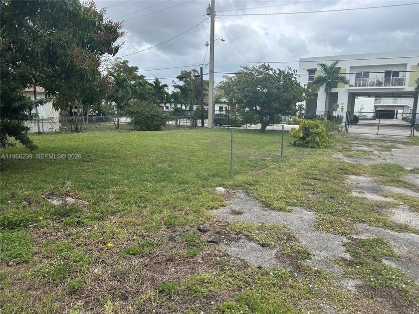 Prime vacant lot in the heart of Hallandale! Nestled in a highly - Beach Lot for sale in Hallandale Beach, Florida on Beachhouse.com