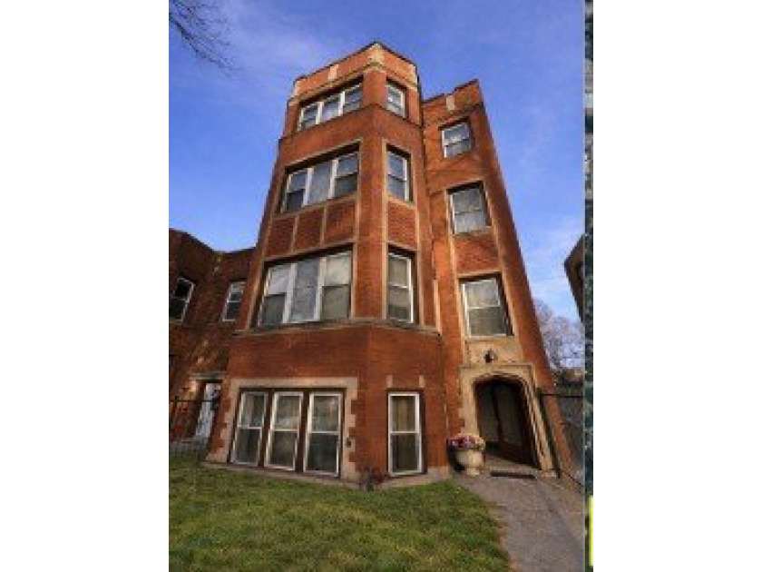 Solid Chicago Brick 4-FLAT On Bright Corner Extra Sized Lot - Beach Home for sale in Chicago, Illinois on Beachhouse.com