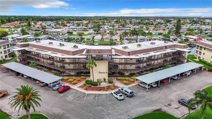 Impressive waterfront Condo! Rare Corner unit 2 bedroom, 2 bath - Beach Condo for sale in New Port Richey, Florida on Beachhouse.com