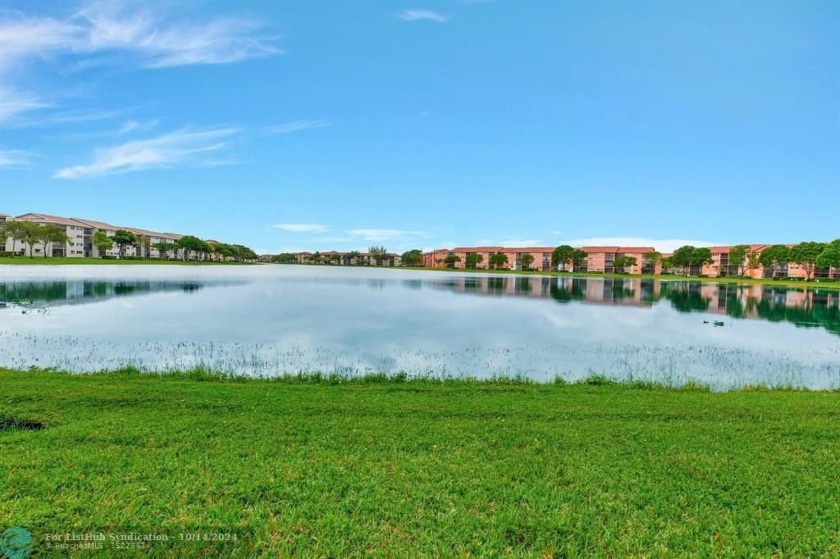 Amazing 2 beds, 2 baths Jasmine model boasts breathtaking lake - Beach Condo for sale in Pembroke Pines, Florida on Beachhouse.com