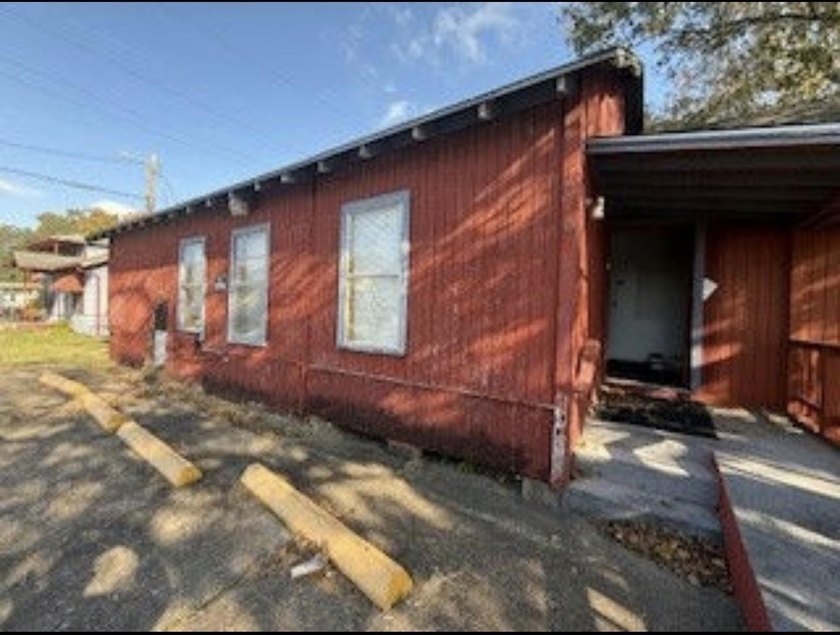 Calling all investors! This Port Arthur property is a full rehab - Beach Home for sale in Port Arthur, Texas on Beachhouse.com