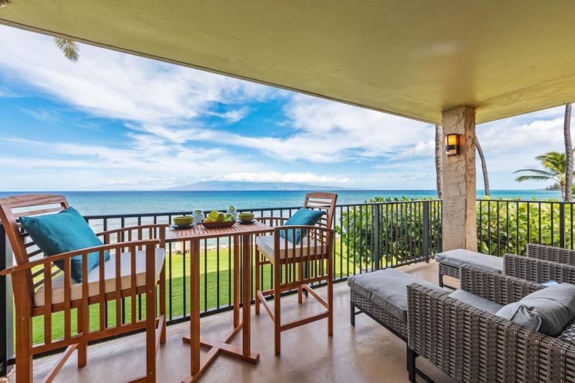Papakea L208 · PK L208 True Oceanfront 1BD with stunning sunset - Beach Vacation Rentals in Lahaina, HI on Beachhouse.com